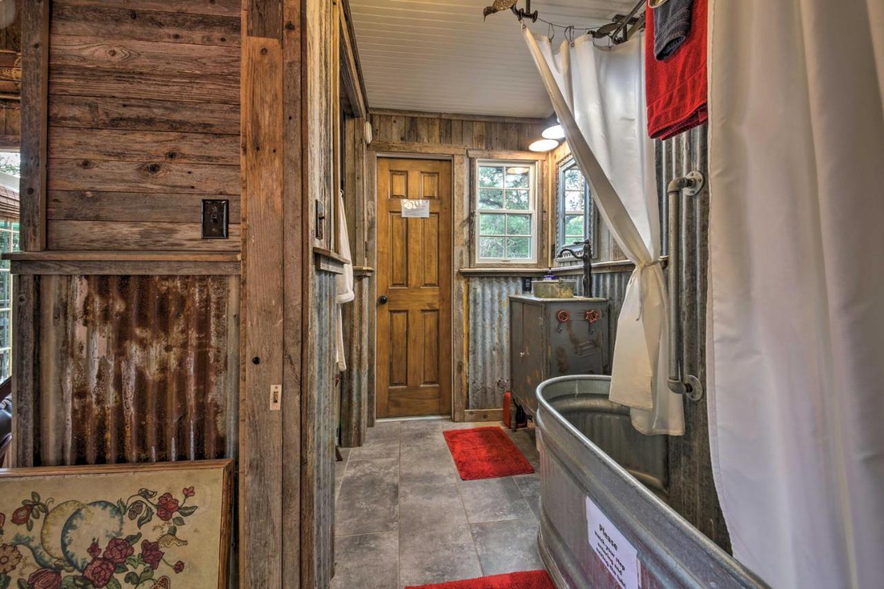 Snuggle Inn Wimberley Cabin With Fire Pit And Deck Exterior foto